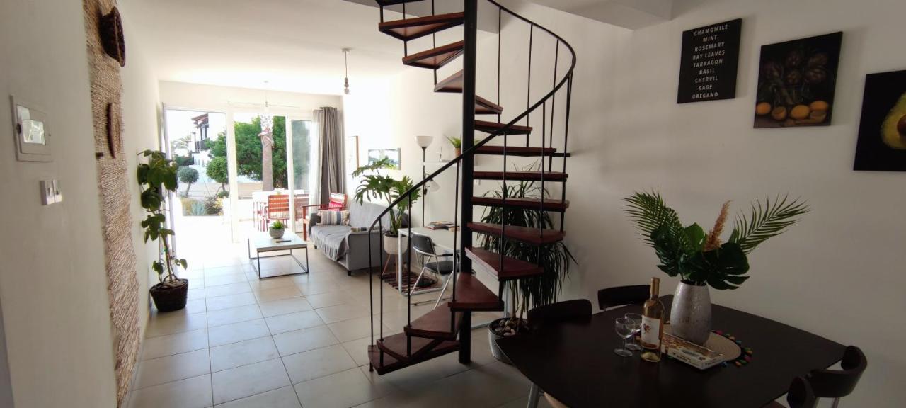 Mediterranean Seaside Authentic Beach House 폴리스 외부 사진
